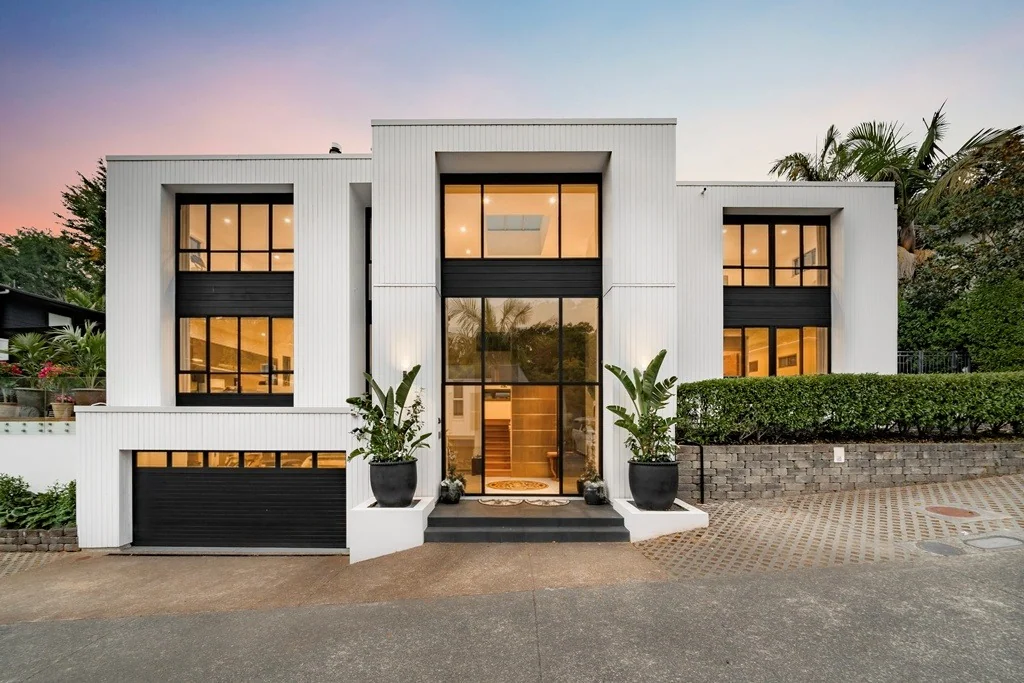 PARNELL PRIVATE PARADISE — Executive Family Home