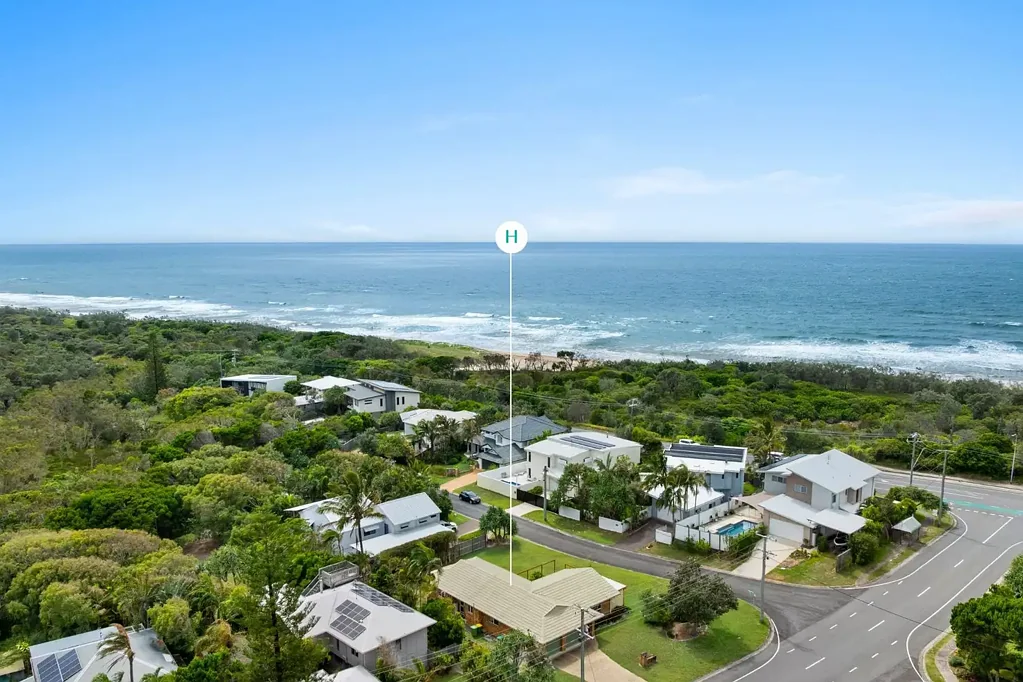 4 Bedroom Beach Home Just Steps from Marcus Beach