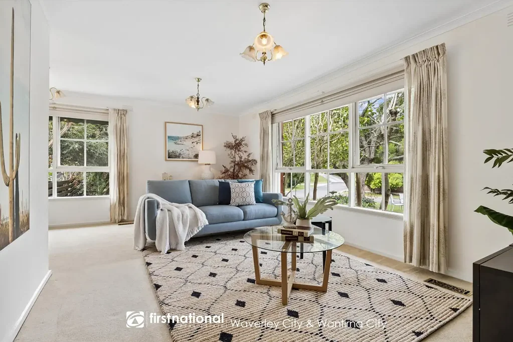 Mount Waverley 3 Bedroom Minutes from school, stations and everyday amenitites