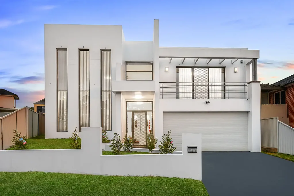 Glenwood 5Phòng ngủ Elegant Family Home with Spacious Interiors