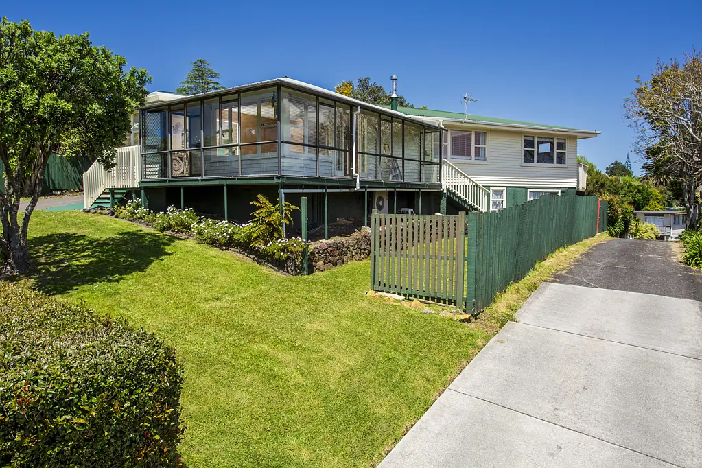 38 Blakeborough Drive, Forrest Hill, North Shore City, Auckland