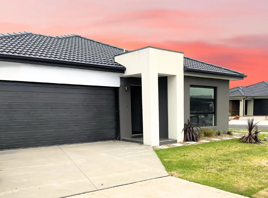$530PW 3 Bedrooms Home with Bills Included!