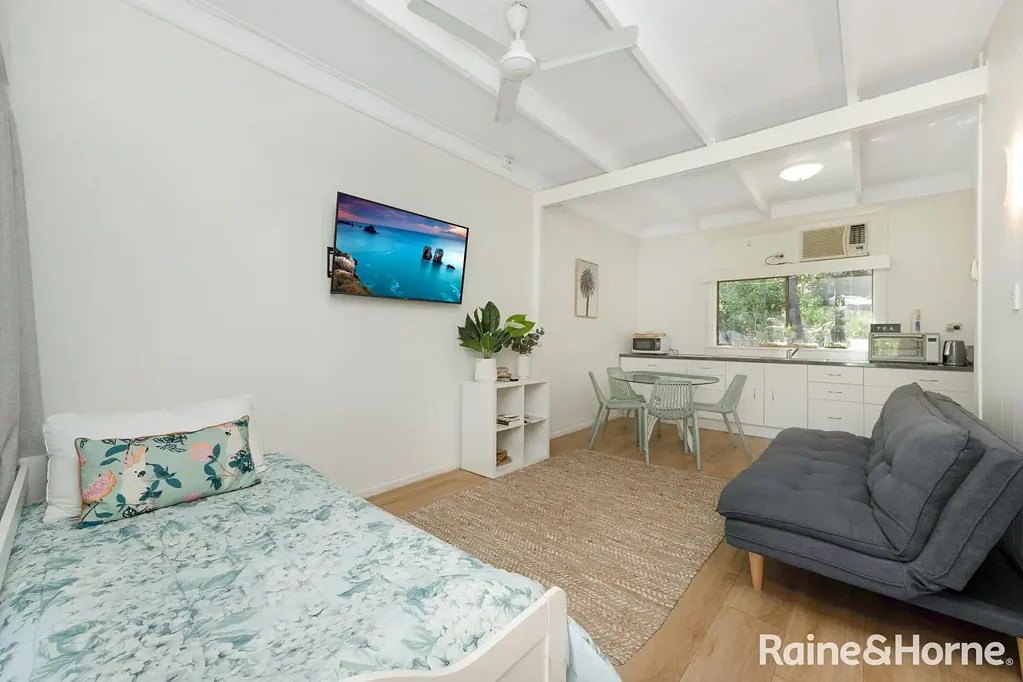 Nelly Bay 1房  Fully Renovated True 1-Bedroom Apartment in Prime Island Location