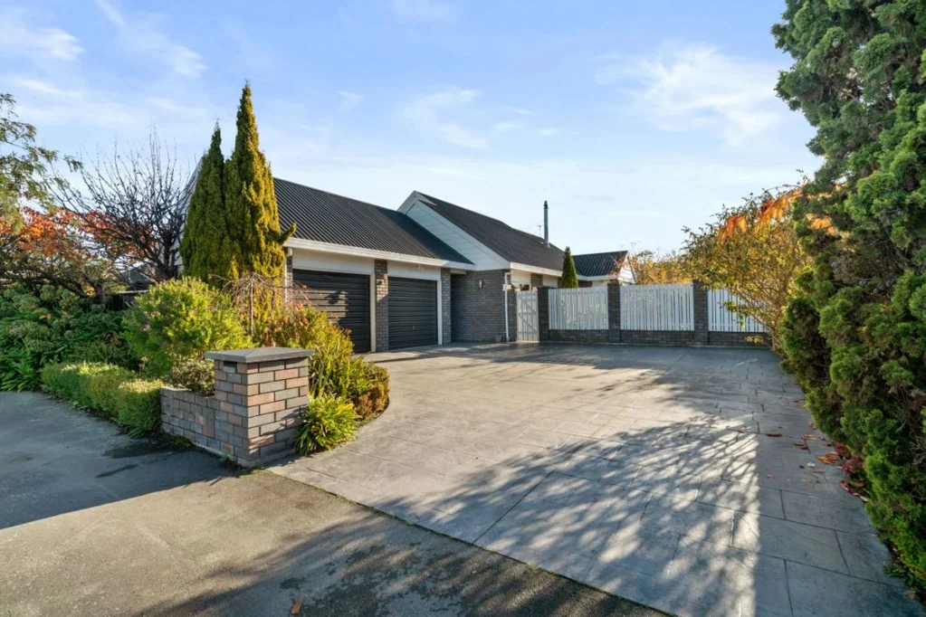 Halswell 3ห้องนอน * UNDER OFFER * Charming Family Home in Halswell