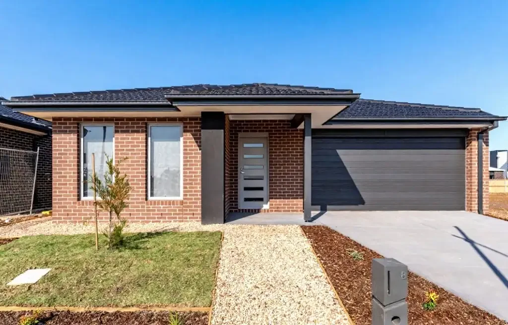 Low-Maintenance Living in a Convenient Location