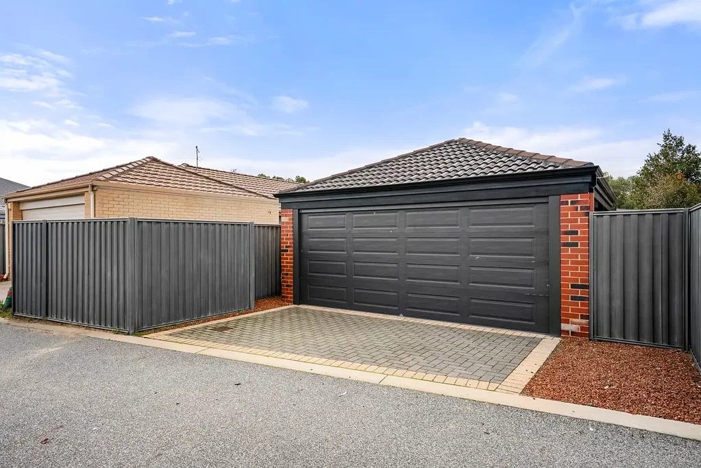 Baldivis 3બેડરૂમ SPACIOUS FAMILY LIVING WITH A HUGE GARAGE & ROOM TO GROW