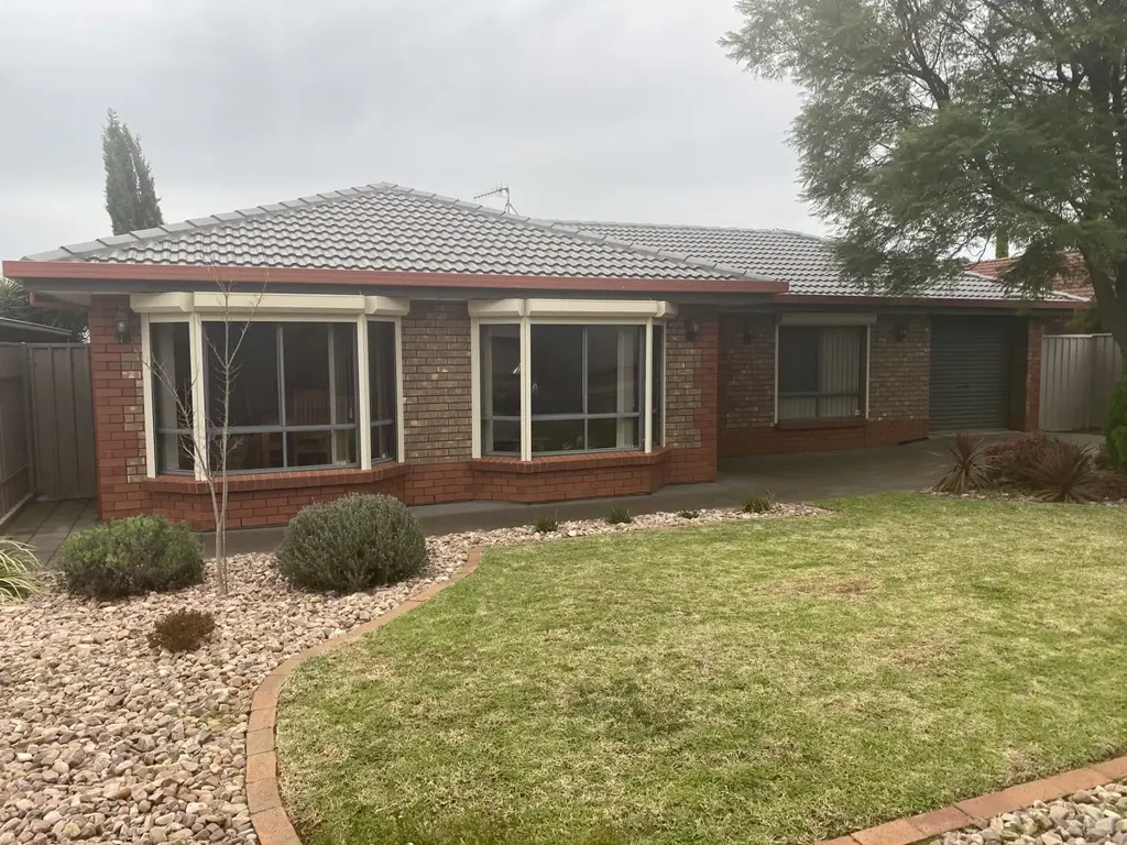 Comfortable Family Living in a Quiet Location