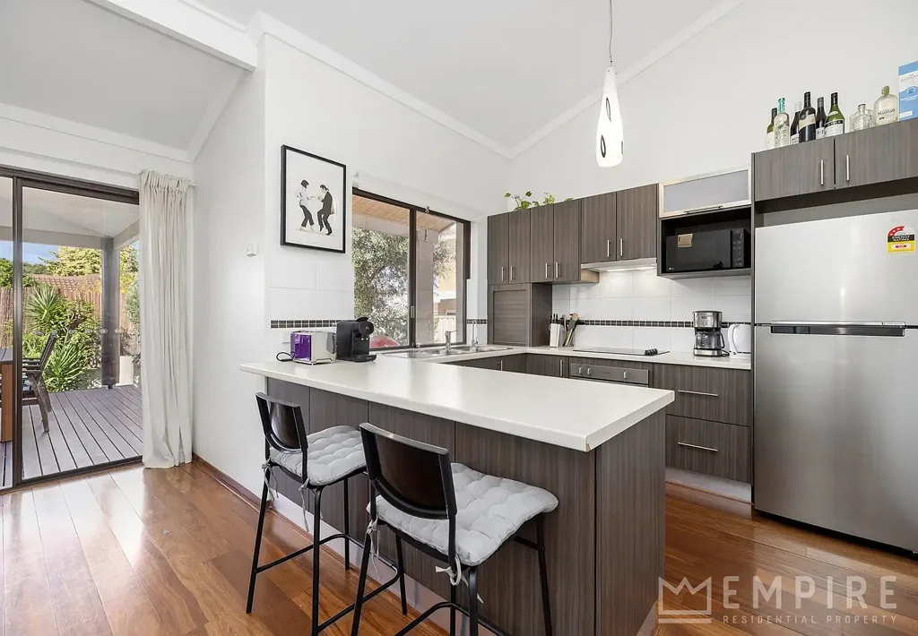 5/6 Mount Henry Road, Como, WA 6152
