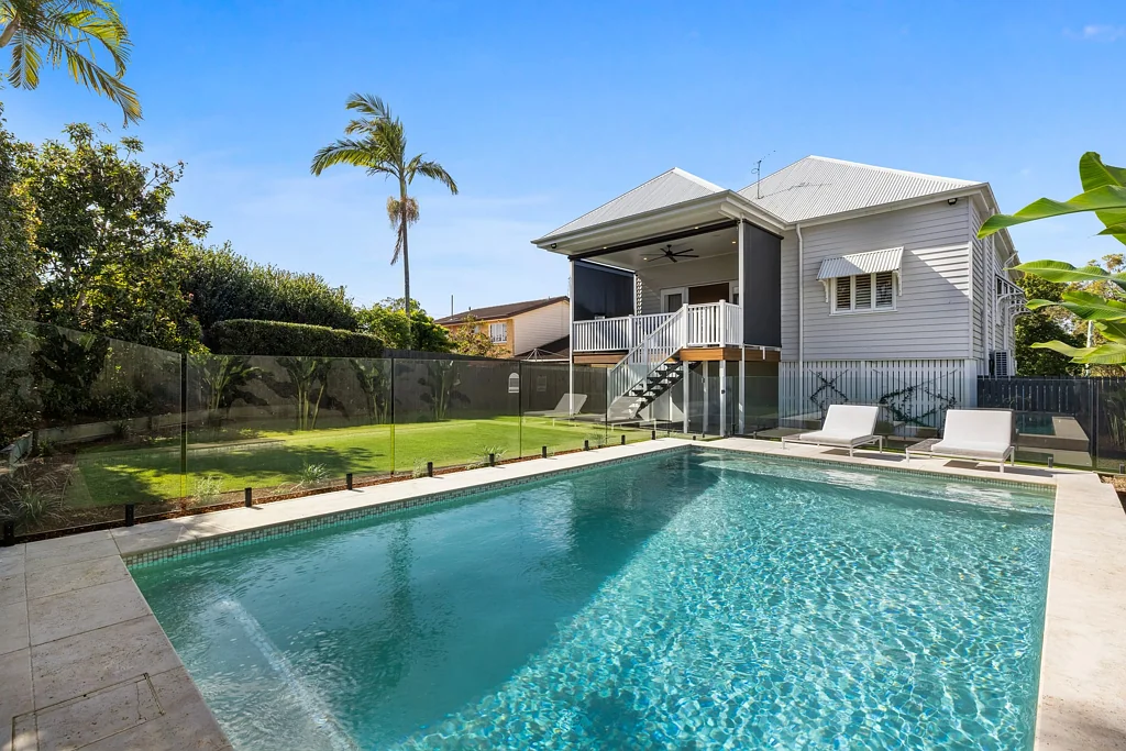 Kedron 4침실 Exceptional location, effortless living - perfectly positioned in sought-after Kedron and ready to enjoy!