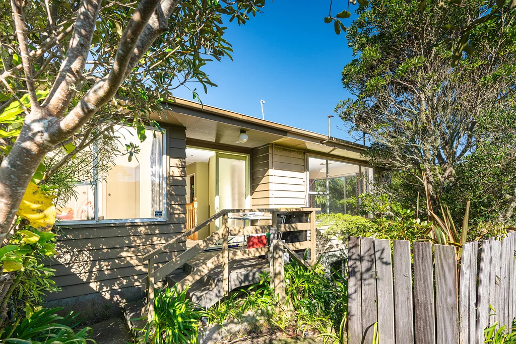 21B Colchester Crescent, Newlands, Wellington City, Wellington