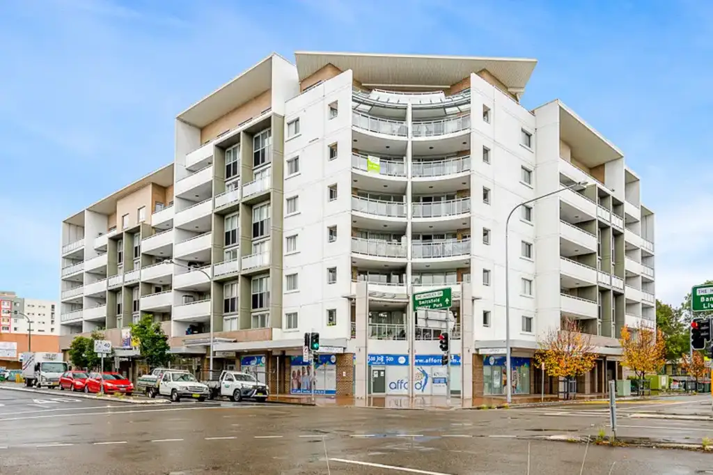 Holding deposit taken

BEST LOCATION IN TOWN