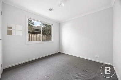 10/9 Burnett Street, Sebastopol, VIC 3356, 3 Bedrooms, 2 Bathrooms, Unit