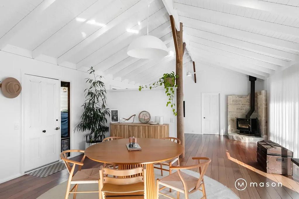 Lower King 3房  Contemporary Living with Space, Views and Privacy