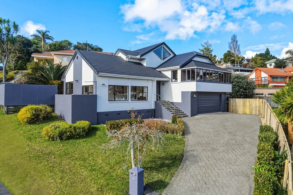 Unsworth Heights 4Phòng ngủ Quiet Cul-de-Sac Living with Development Potential