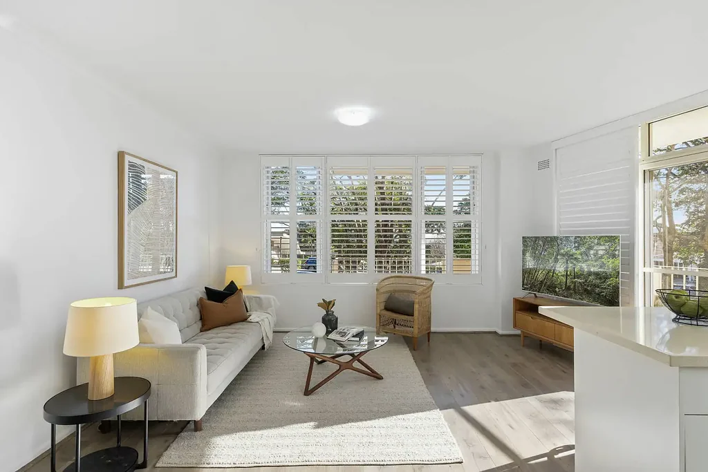 Mosman 2房 紧邻 Mosman Village 中心的明亮通透朝北公寓 Light and Airy Apartment Basking in Northerly Aspect Right Near the Heart of Mosman Village
