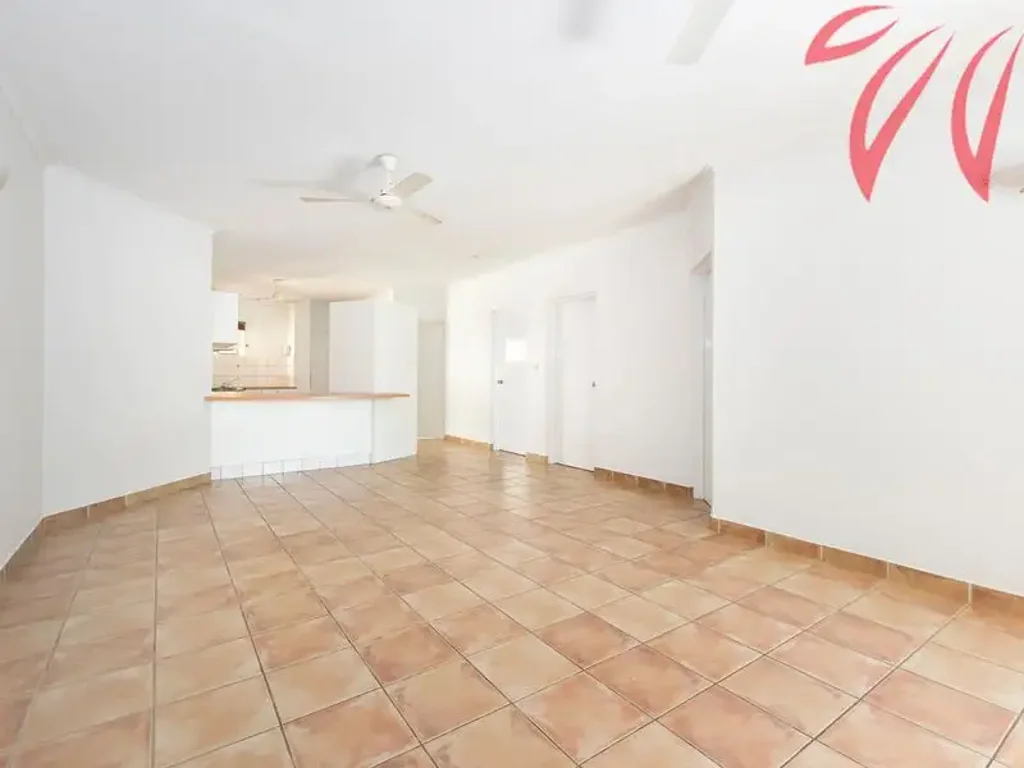🌿Spacious 2-Bedroom Unit – City Fringe Living 🏙️