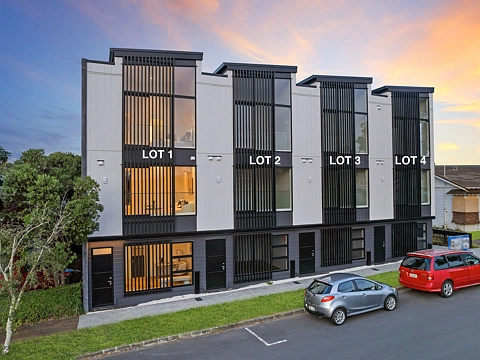 Epsom 4部屋 Prestige Meets Possibility - Freehold Homes in DGZ