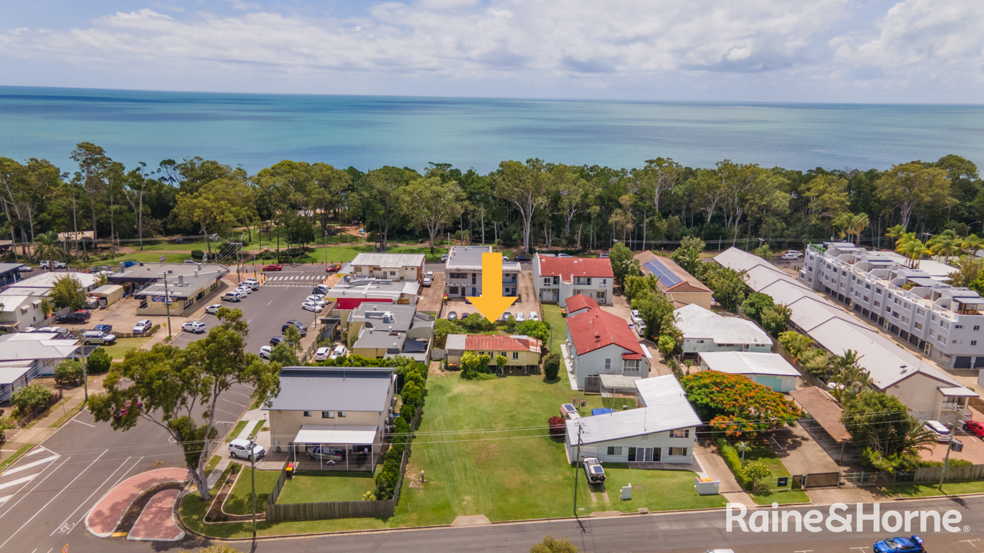 108 FRESHWATER ST, TORQUAY QLD 4655, 0 rūma, 0 rūma horoi, House