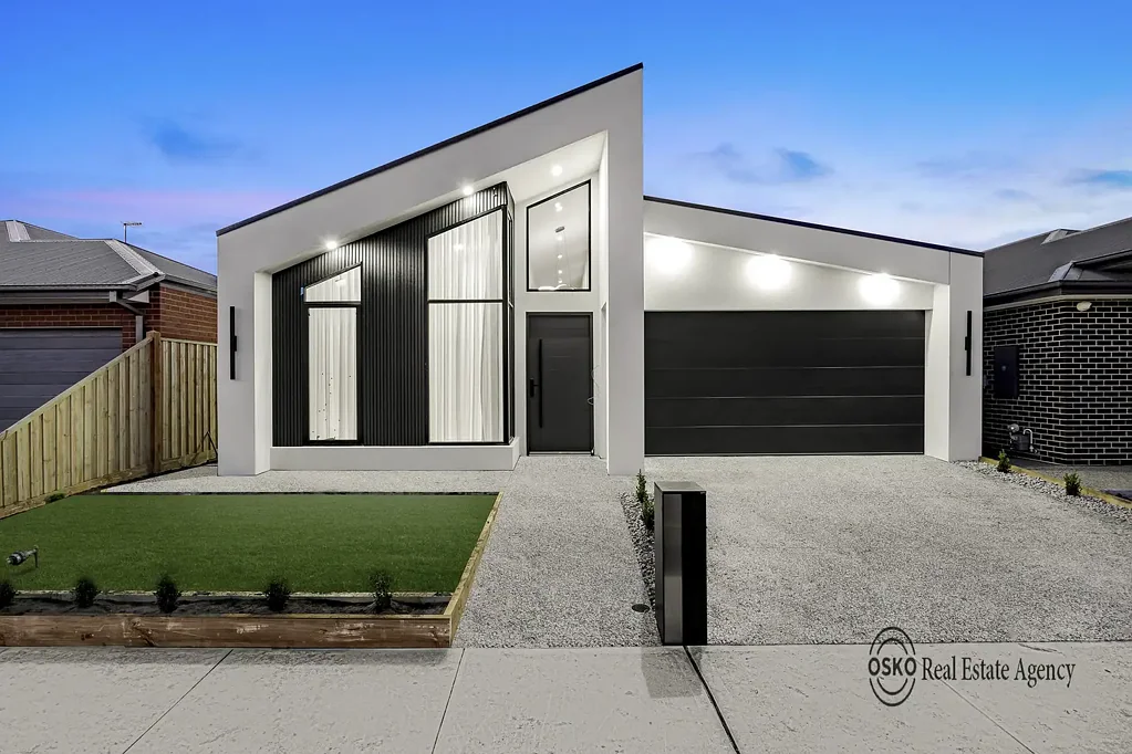 Fraser Rise 4બેડરૂમ Grand Park-Facing Luxury with a Spectacular 4.8m Entrance | Brand New Family Masterpiece in Aspire Estate
11 Gangur Way, Fraser Rise VIC