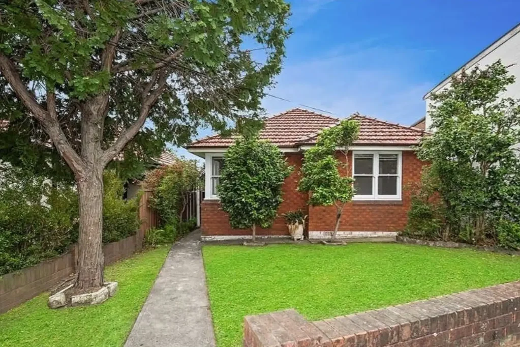 Well-presented three-bedroom home in convenient location