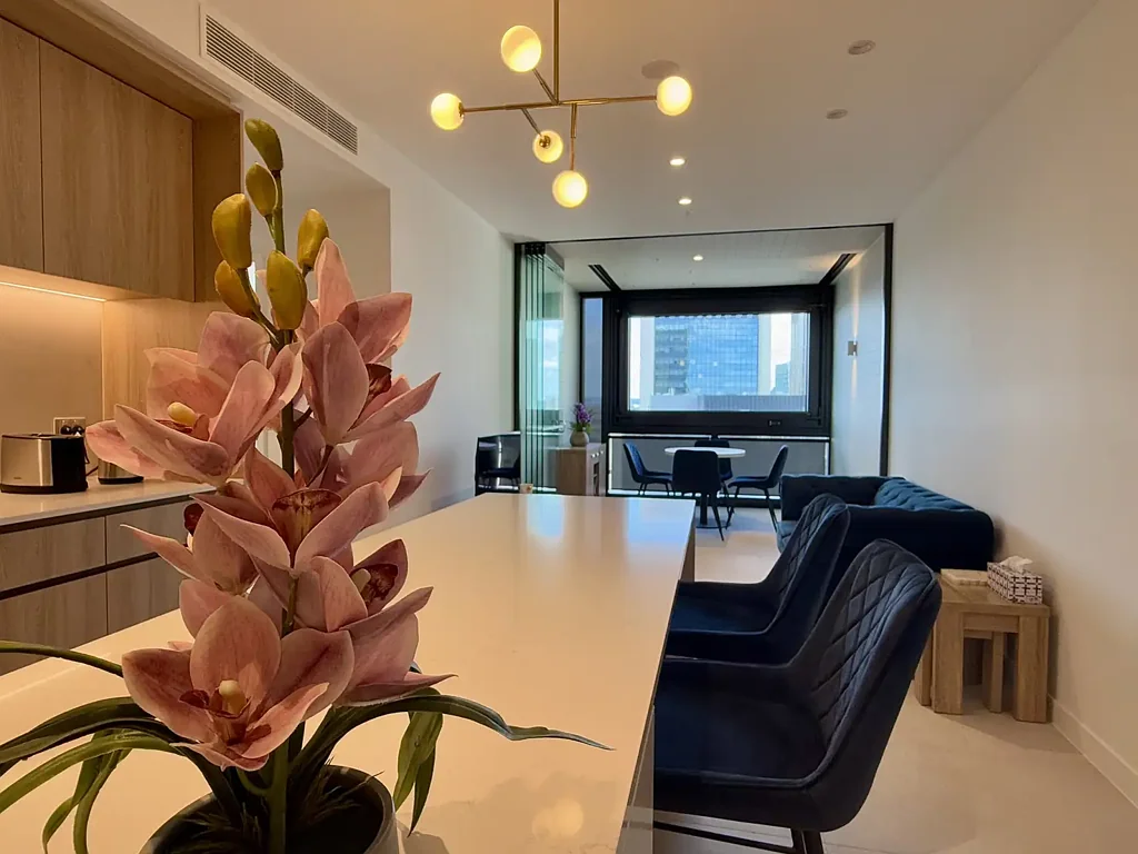 Furnished Modern Inner-City Living – 1 Bed, 1 Bath | No Car Bay