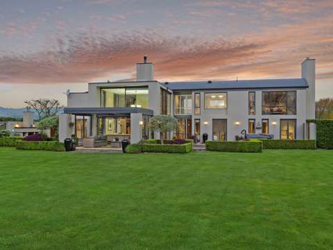 Prebbleton  'Meadowgreen'- Country elegance, city convenience