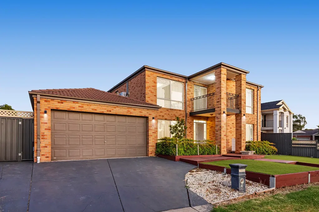 4 Hele Close, Caroline Springs, VIC 3023