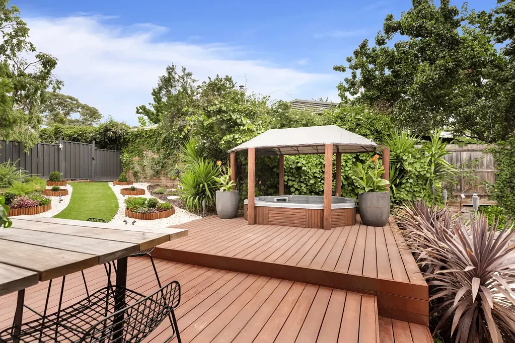 Diamond Creek 4 Bedroom A Sanctuary of Space and Style!