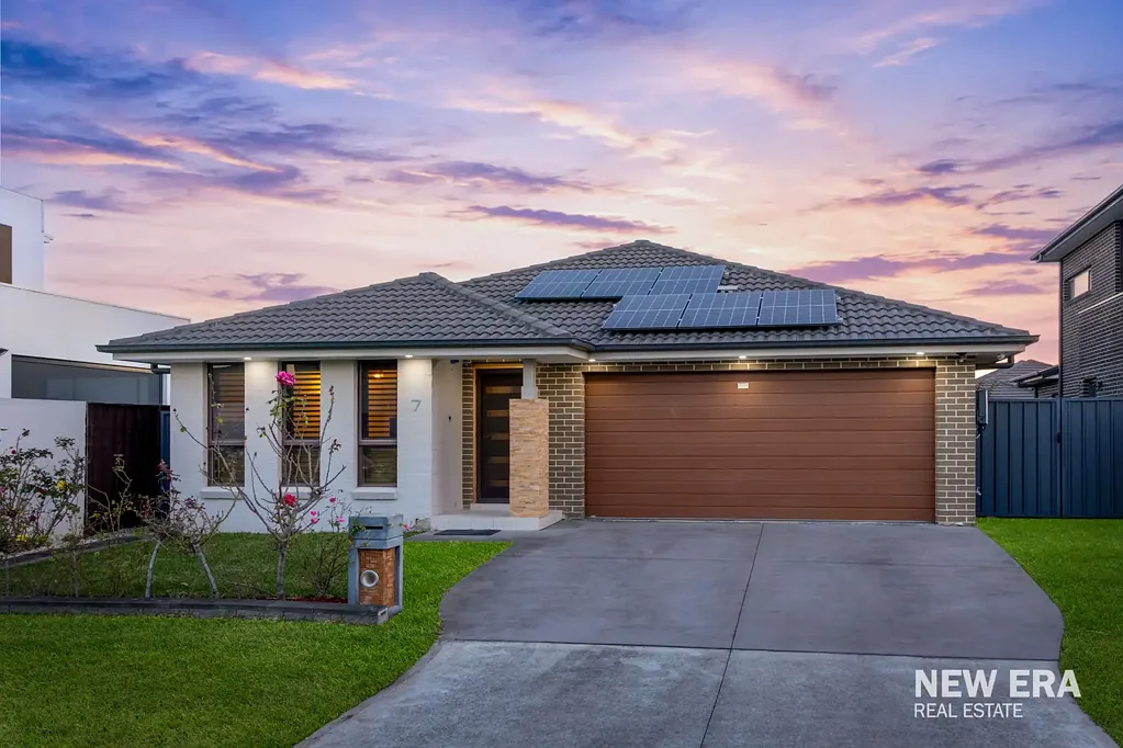 Carnes Hill 4Zimmer Modern Family Living in a Convenient Location