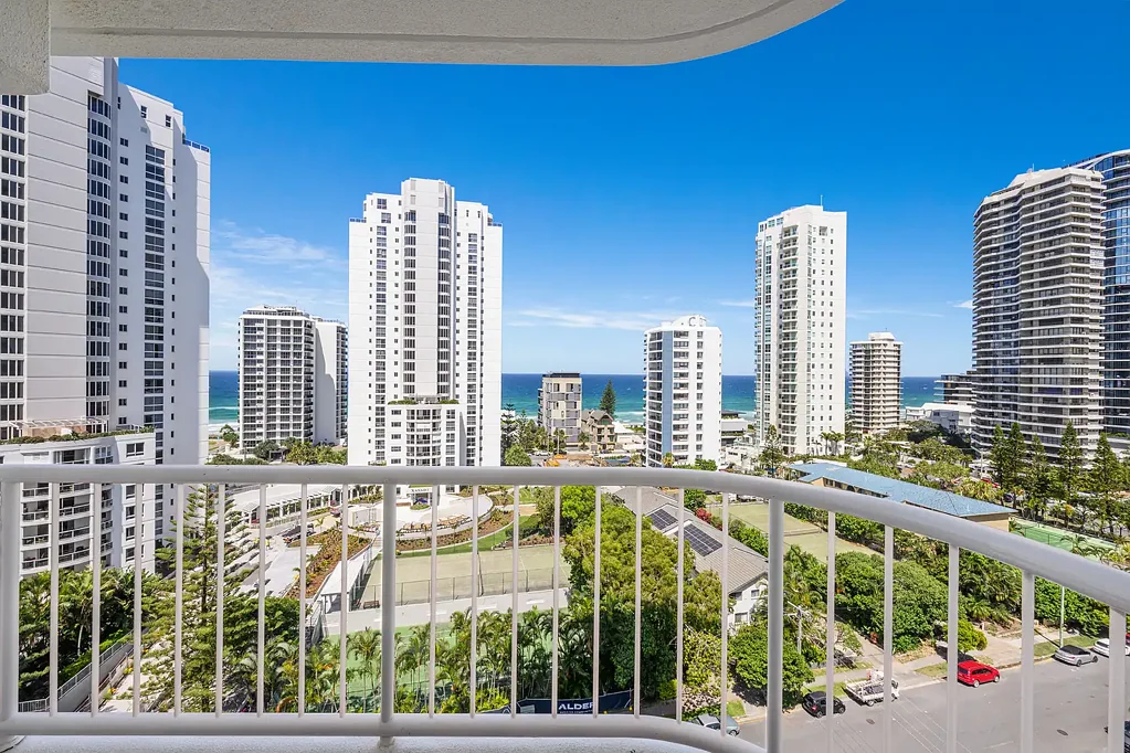 IMMACULATE 3 BEDROOM EAST SIDE APARTMENT WITH SPECTACULAR OCEAN VIEWS.