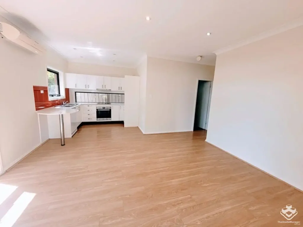 Tranquil Free Standing Modern 2 Bedder with Timber Floors