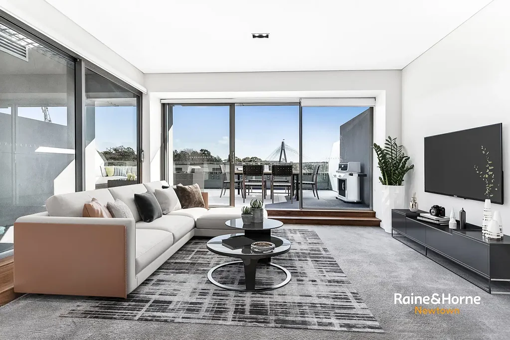 Waterfront apartment in ideal location