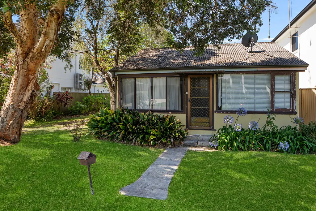 30 Point Street, Bateau Bay, NSW 2261