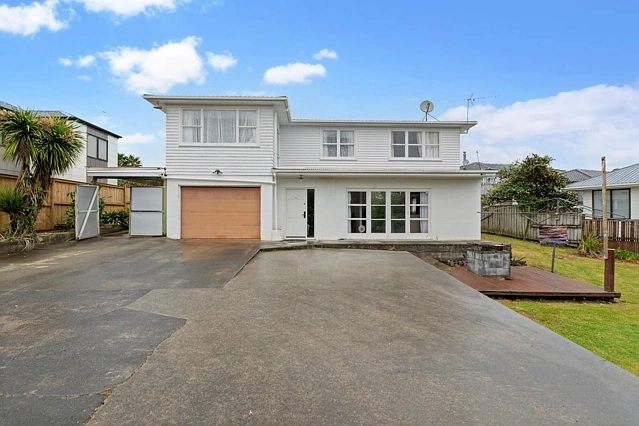 9 & 9A Malvina Place, Bucklands Beach, Manukau City