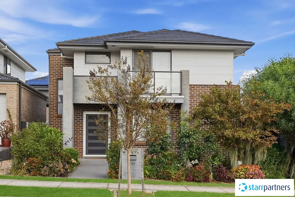 Modern 4-Bedroom Family Home
