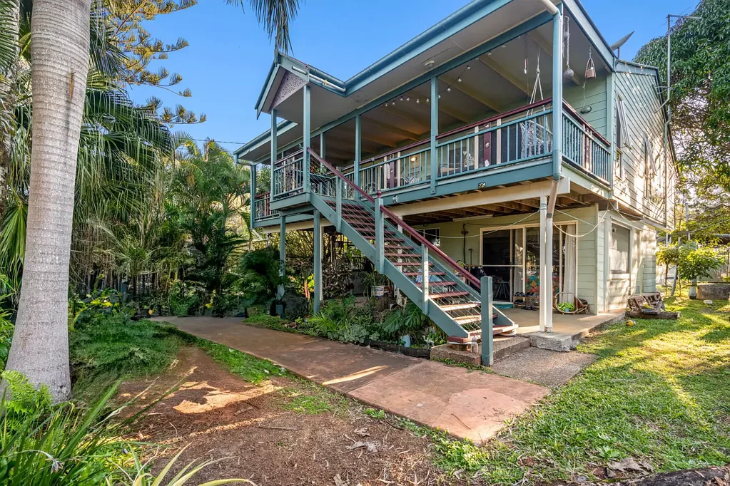 Russell Island 3Kwarto 🏡 Huge Two-Storey Character Home with Stunning Water Views!