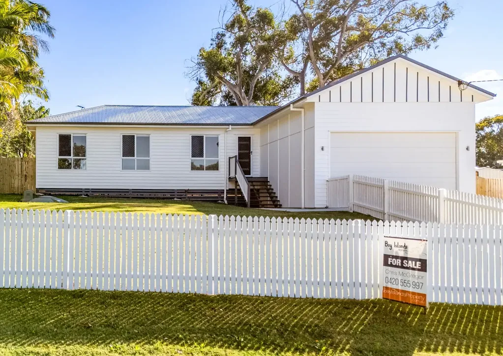 Russell Island 3 Bedroom $575,000 - Be King Of the Hill