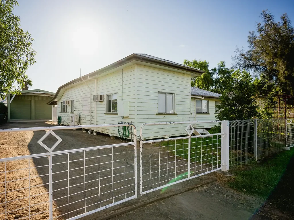 77 Gregory Street, Roma, QLD 4455