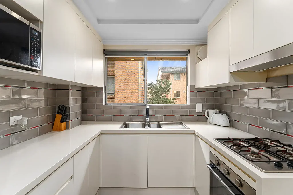 Gymea 2कमरा Stylish Apartment Living in the Heart of Gymea