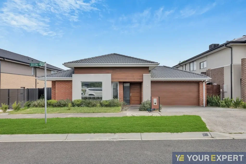 Clyde North 7房  Beautiful, Unique & Furnished Home!!
