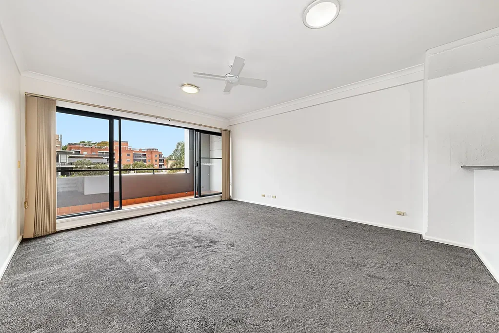 Unfurnished One Bedroom Apartment With Parking