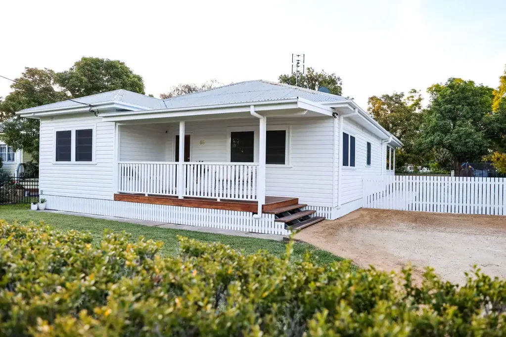 Moree 4 Bedroom Renovated Weatherboard Home Near CBD