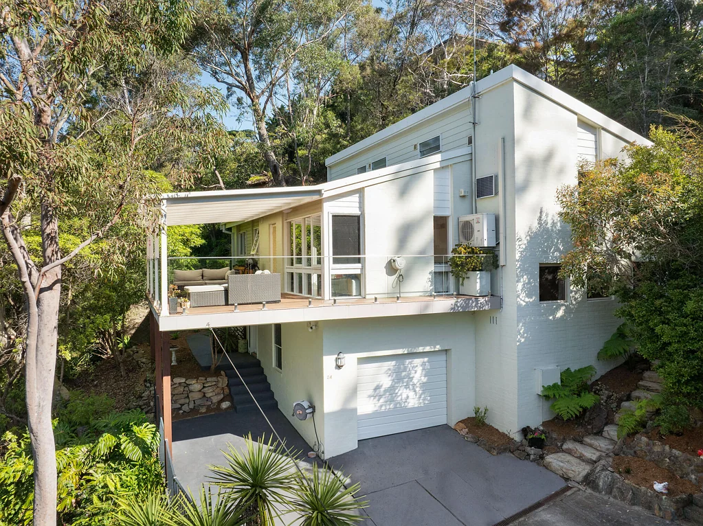 Hornsby Heights 5房 四面美景，处处宁静 Views in every direction, tranquillity at every turn