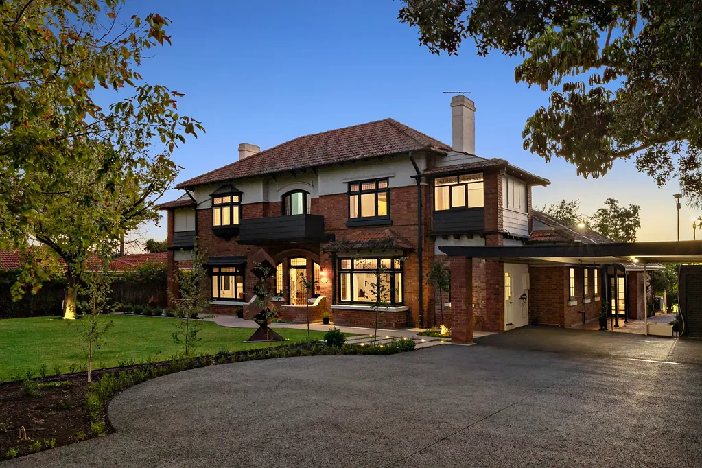 Toorak Gardens 4غرفة نوم 'Treetops' - Historic Elegance Meets Designer Family Living