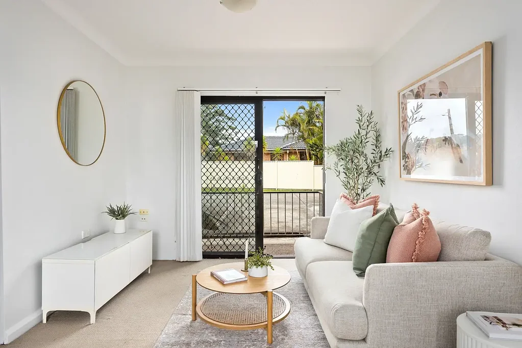 Barrack Heights 2 Bedroom Boutique ground floor apartment with two balconies