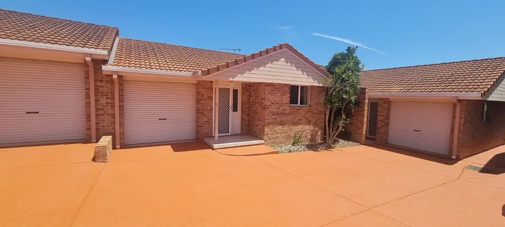 QUIET VILLA WITH YARD