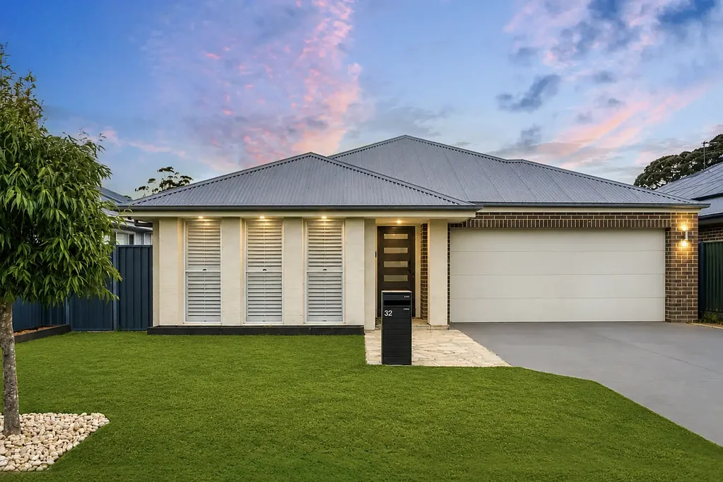Tahmoor 4Kwarto Contemporary Comfort Meets Low-Maintenance Living