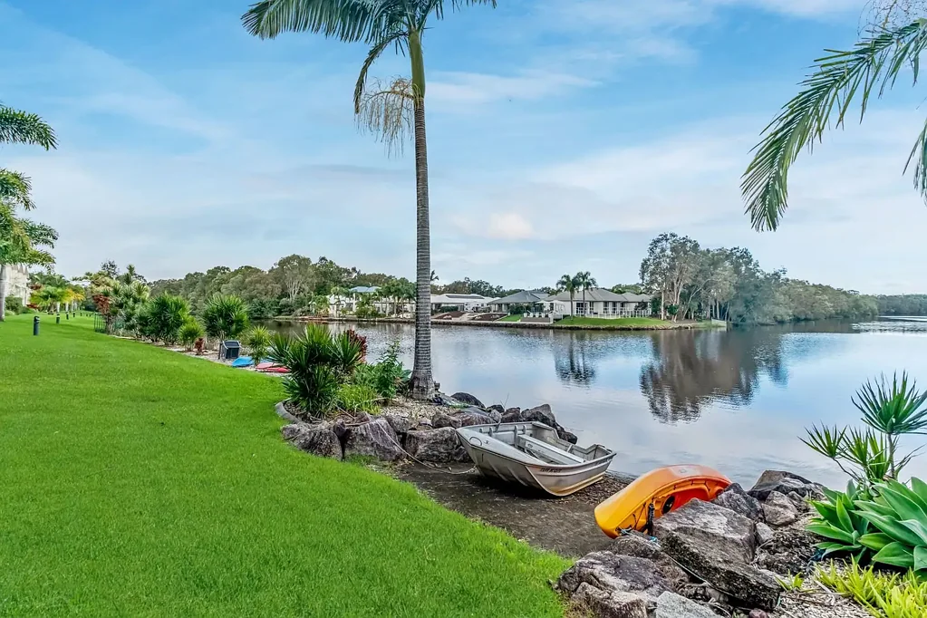Fully Furnished 3 bedroom townhouse in sought after location with Beautiful Lake View