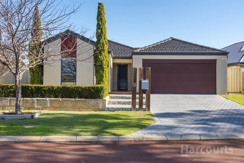 Neat Family Home Close to Everything!