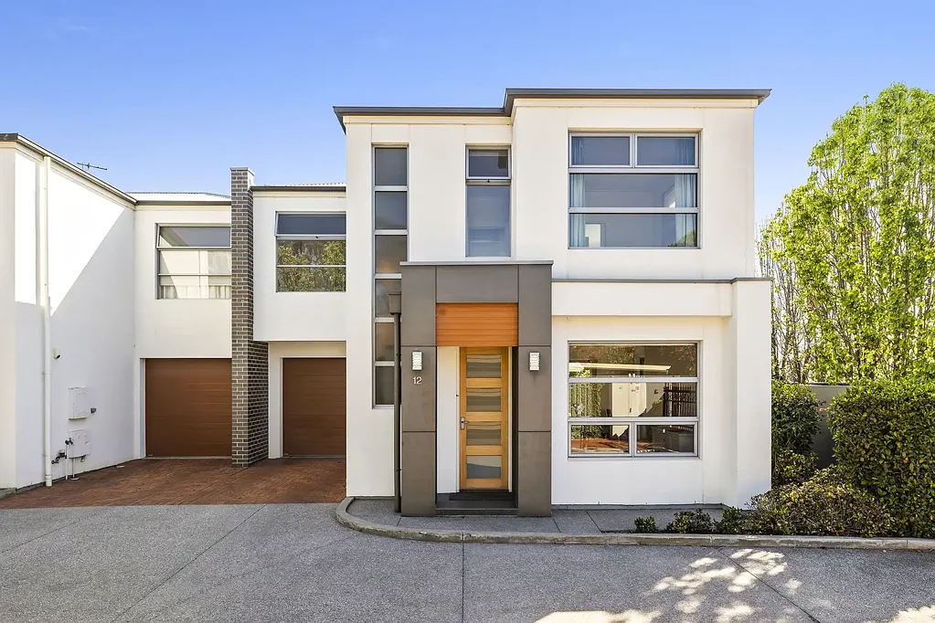 Modern & Convenient Living in the Heart of Marion
